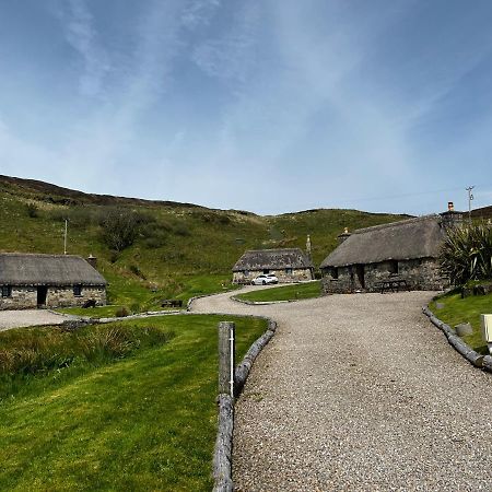 Tigh Phadraig At Marys Thatched Cottages Elgol Exteriér fotografie