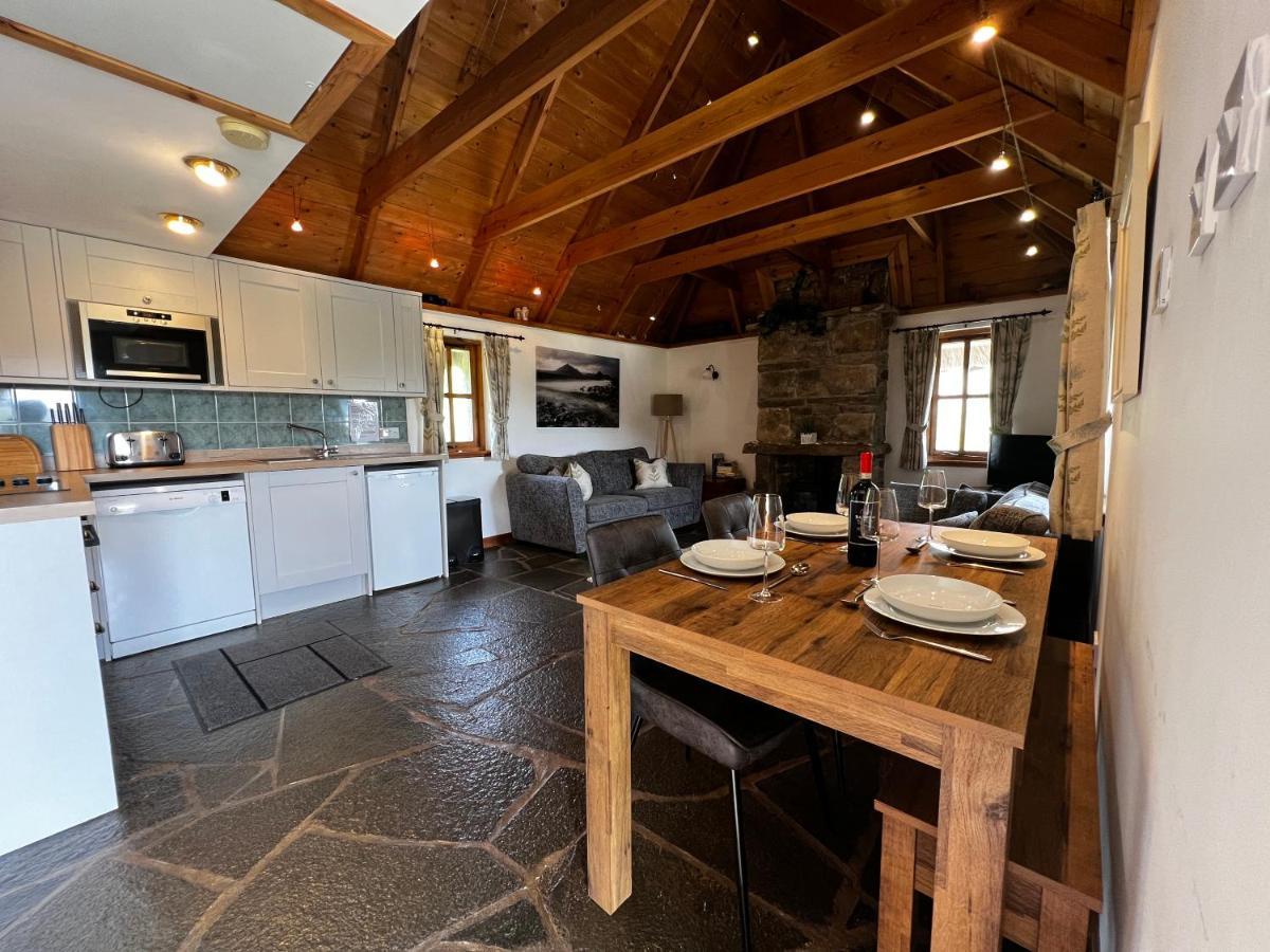 Tigh Phadraig At Marys Thatched Cottages Elgol Exteriér fotografie